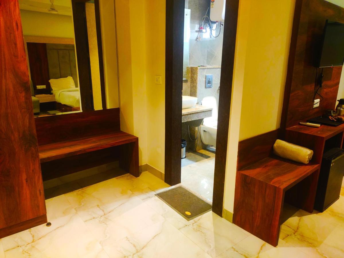 Hotel The Nilsa New Delhi Luaran gambar